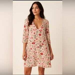 Flirty Floral Print Dress with deep V- Neckline Size Large